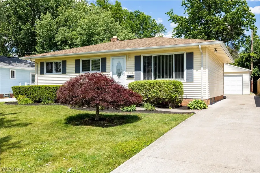 319 Erieview Boulevard, Sheffield Lake, OH 44054 - #2