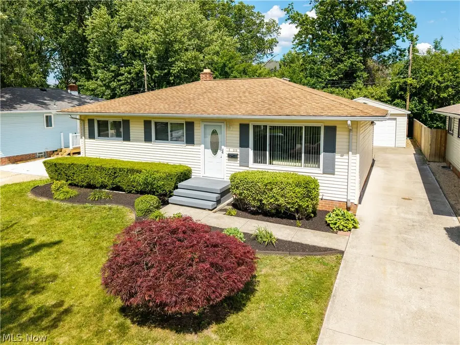 319 Erieview Boulevard, Sheffield Lake, OH 44054 - #3