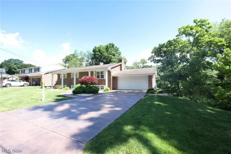 328 Country Club Blvd, Weirton, WV 26062 - #2