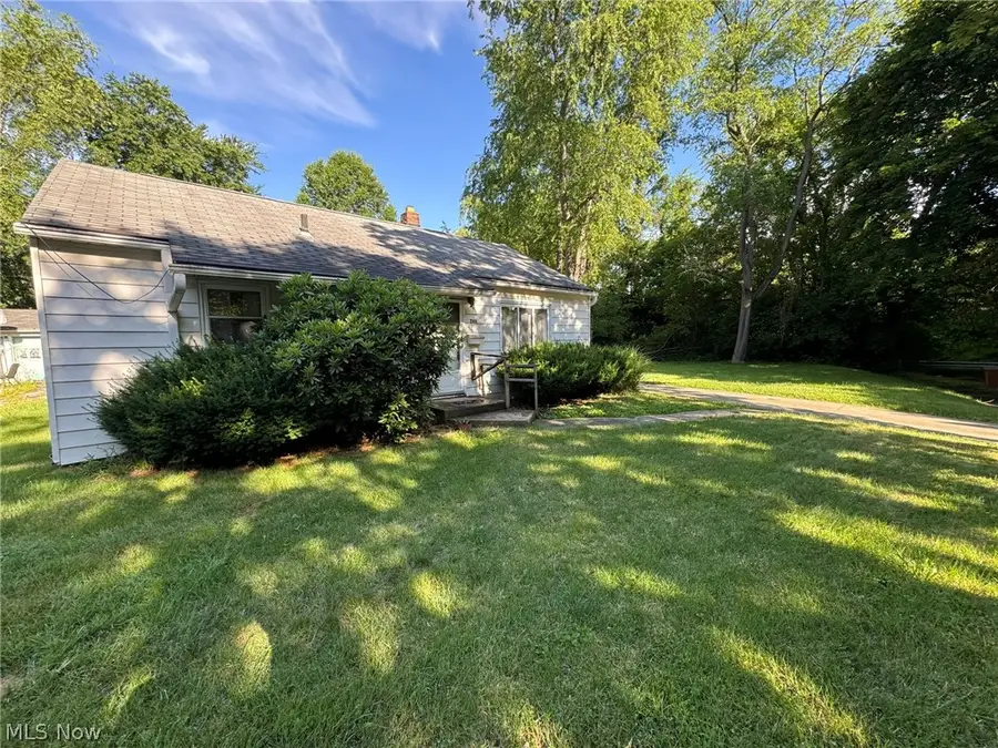 766 Valdes Avenue, Akron, OH 44320 - #3