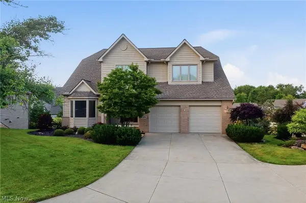 585 Burgess Circle, Aurora, OH 44202