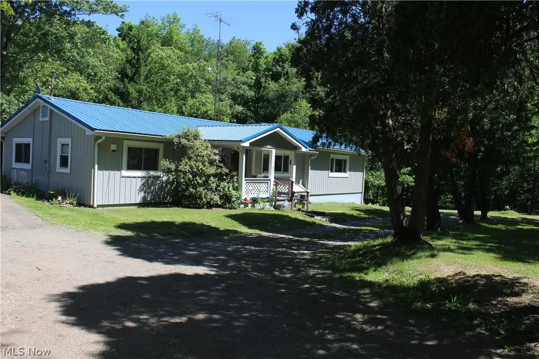 10182 Andora Ne Road, East Rochester, OH 44625 - #1