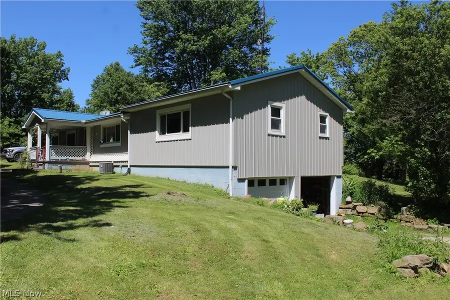 10182 Andora Ne Road, East Rochester, OH 44625 - #2