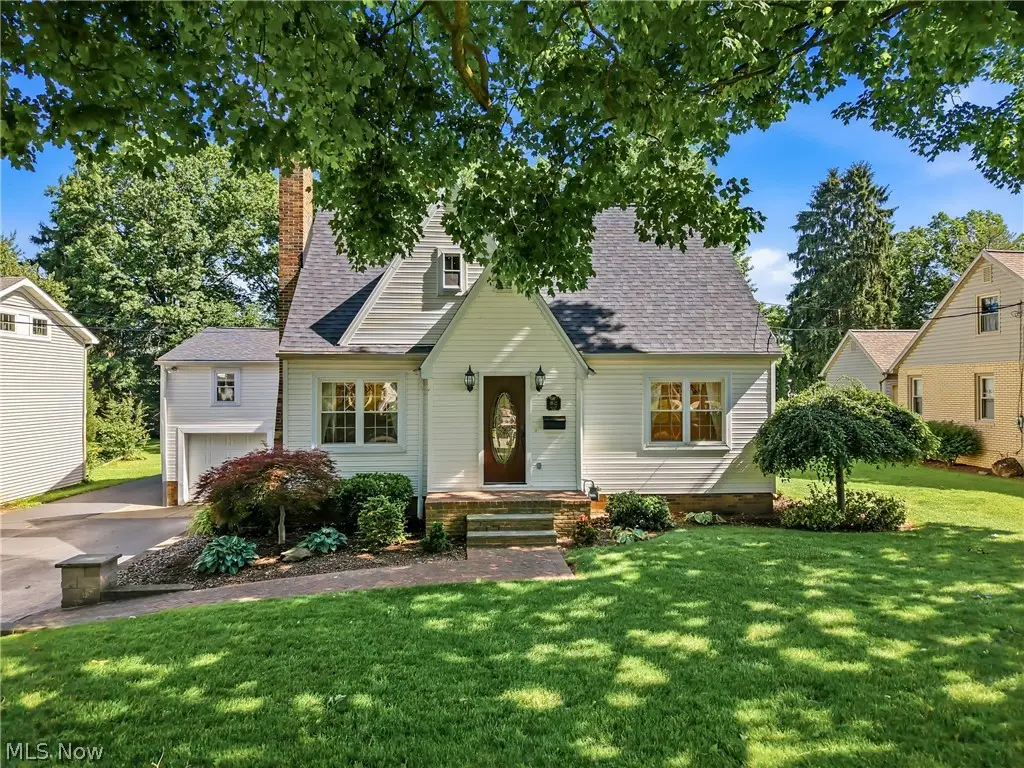 1102 E 9th Street, Salem, OH 44460 - #1