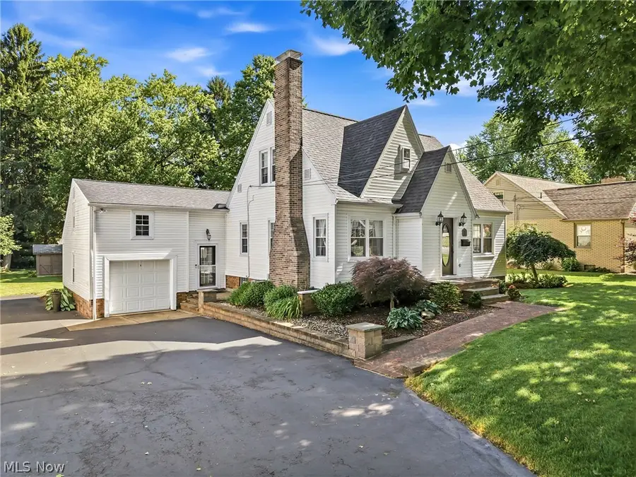 1102 E 9th Street, Salem, OH 44460 - #2