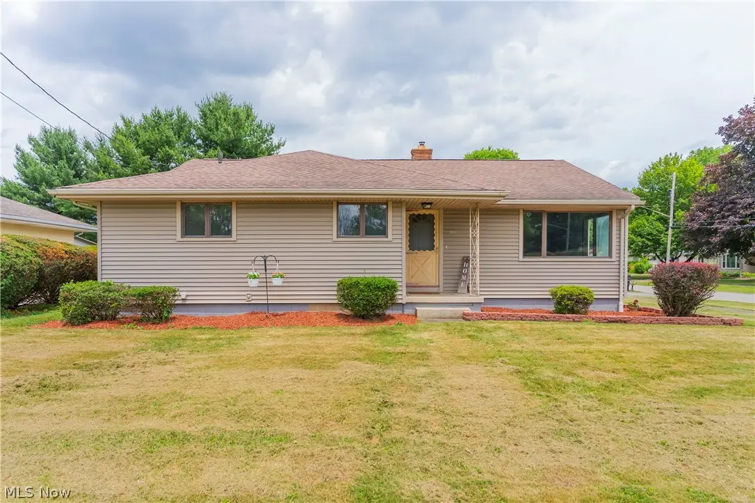 2163 Hollywood Ne Street, Warren, OH 44483 - #1