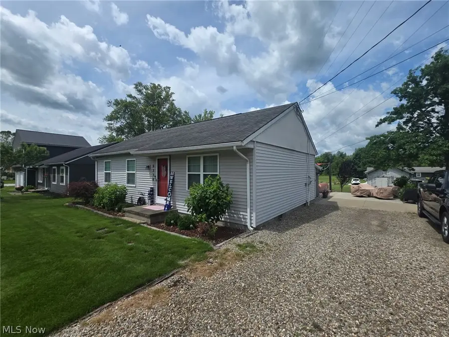 6338 S Water Street Se Extension, Uhrichsville, OH 44683 - #2