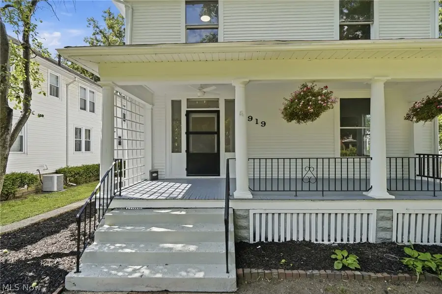919 Sunset Avenue, Zanesville, OH 43701 - #3