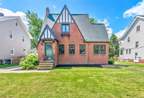 19347 Dorothy Avenue, Rocky River, OH 44116