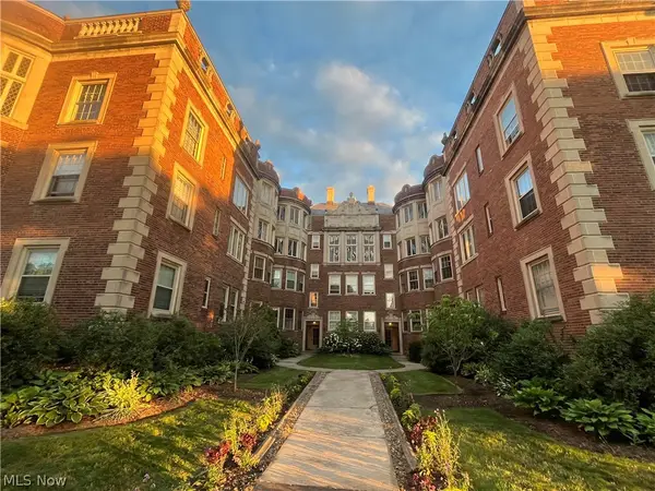 16300 Van Aken Boulevard #305C, Shaker Heights, OH 44120