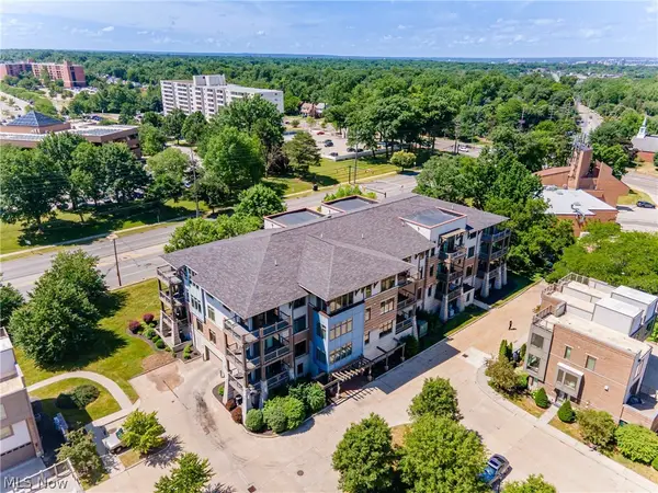 1403 Copper Trace #402, Cleveland Heights, OH 44118