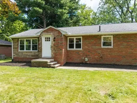 2805 Glencoe, Akron, OH 44319