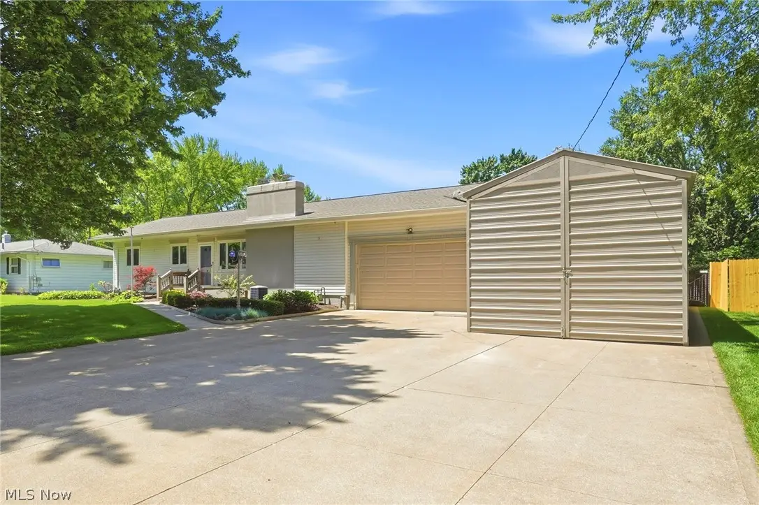 3230 Ethan Allen Road, Barberton, OH 44203 - #1