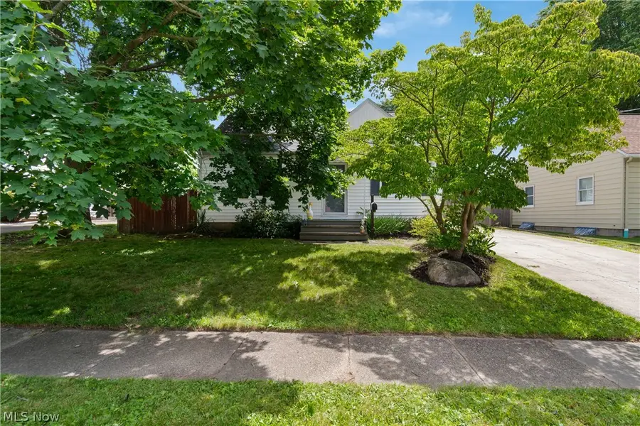 1513 10th Street, Cuyahoga Falls, OH 44221 - #2