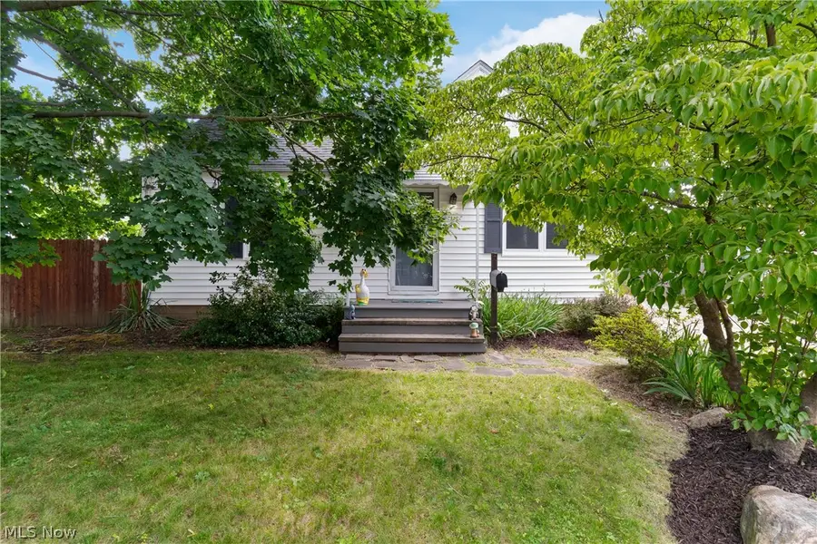 1513 10th Street, Cuyahoga Falls, OH 44221 - #3