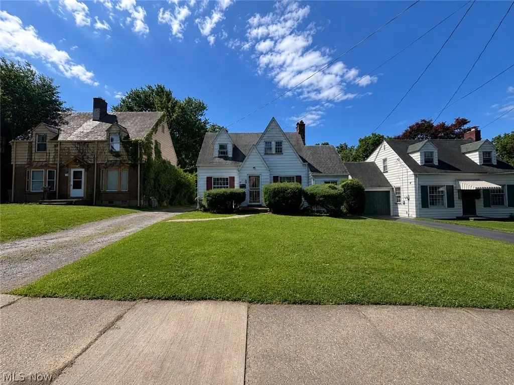 611 Mistletoe Avenue, Youngstown, OH 44511 - #1
