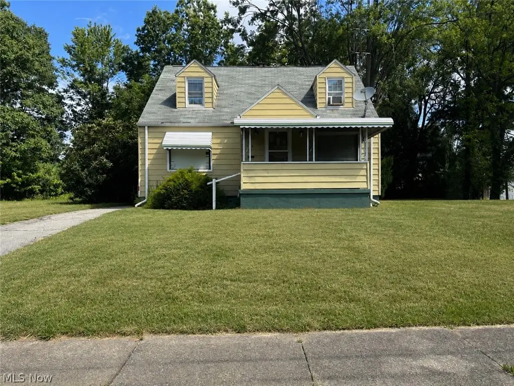372 E Philadelphia Avenue, Youngstown, OH 44507 - #1