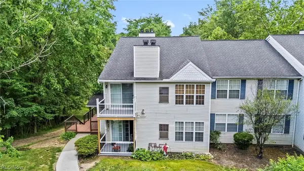 2002 Stoney Run Circle, Broadview Heights, OH 44147