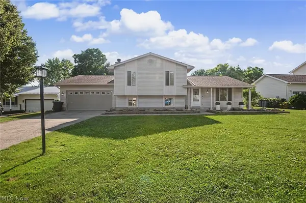 3300 Meanderwood Drive, Canfield, OH 44406