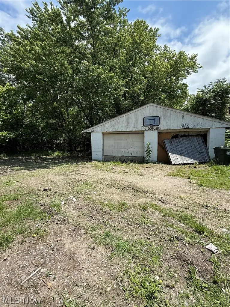 201 15th Se Street, Canton, OH 44707 - #2