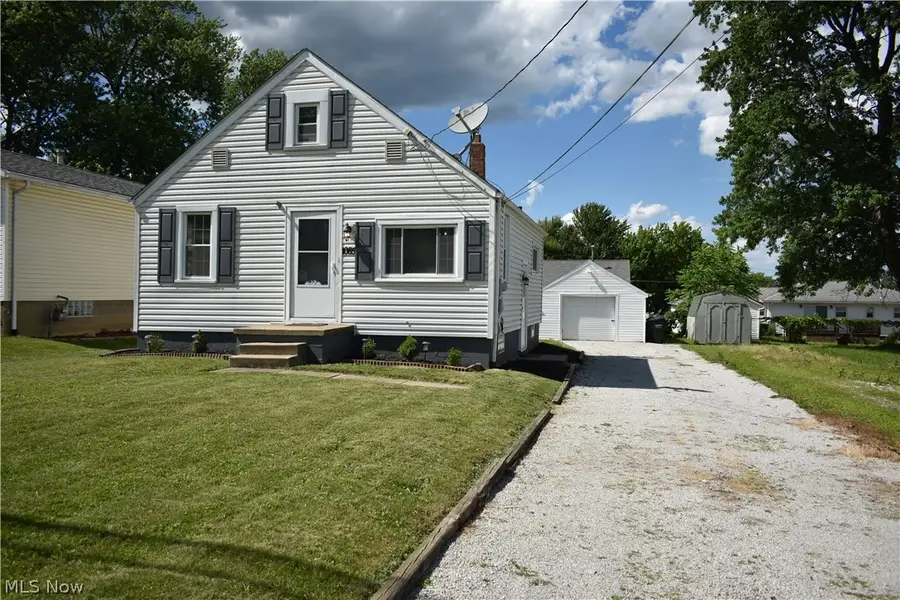 1085 Stratford Street, Barberton, OH 44203 - #2