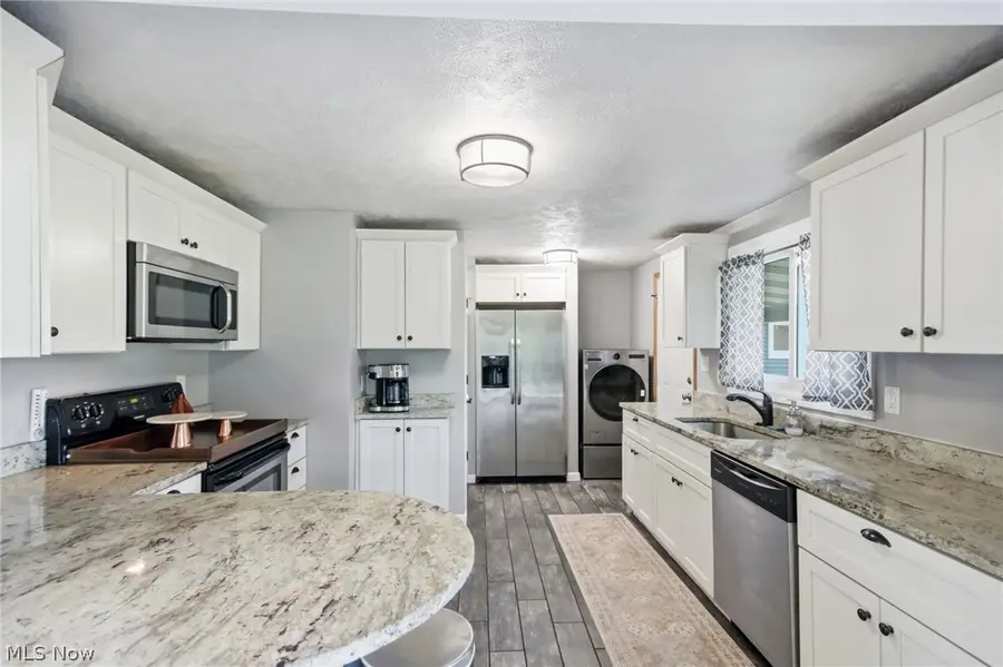 8870 N Spring Valley Park Drive, Chagrin Falls, OH 44023 - #3