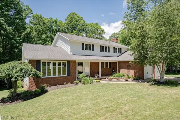 8515 Scenicridge Nw Avenue, Clinton, OH 44216