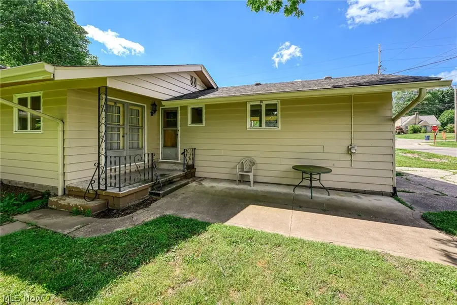 919 Robinson Avenue, Barberton, OH 44203 - #2