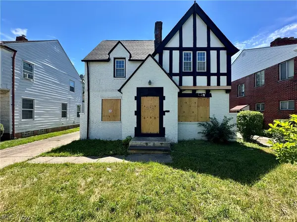 3138 Ashwood Road, Cleveland, OH 44120
