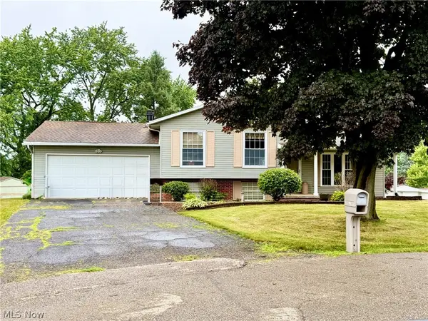 1052 Pheasant Grove Nw Avenue, Massillon, OH 44646