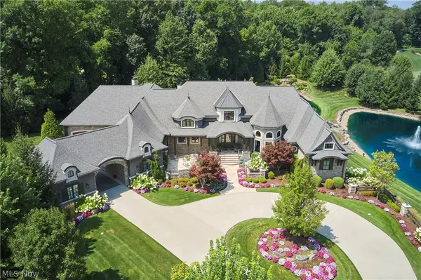 520 Arbor Falls Drive, Sharon, OH 44281