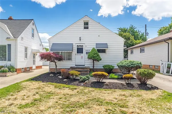 1653 Woodhurst Avenue, Mayfield Heights, OH 44124