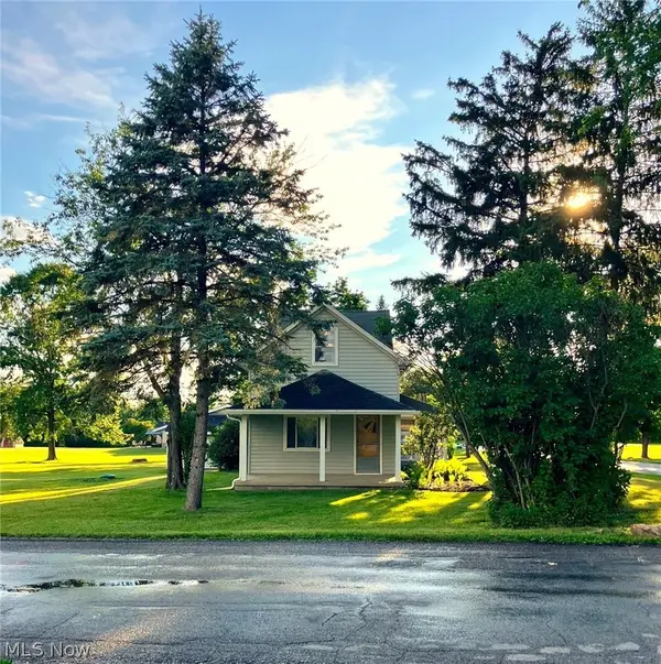 1517 W Garfield Road, Columbiana, OH 44408