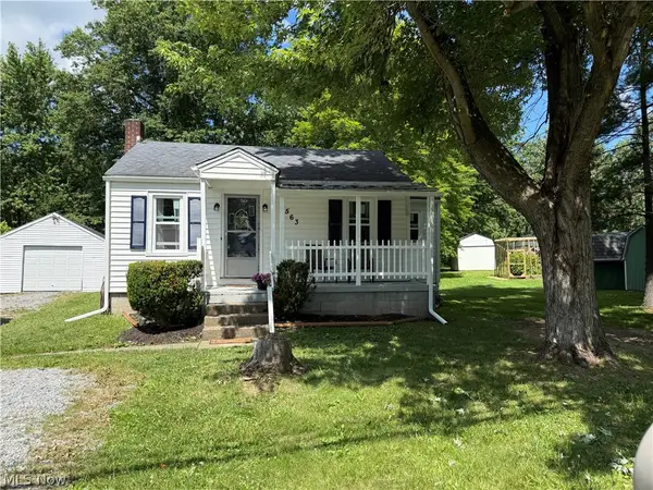 4563 Nutwood Nw Avenue, Champion, OH 44483