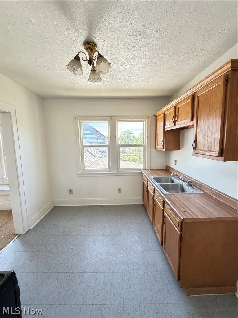 4857 E 84th Street, Garfield Heights, OH 44125 - #3