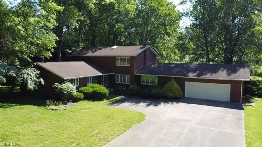 7421 W Parkside Drive, Youngstown, OH 44512 - #2