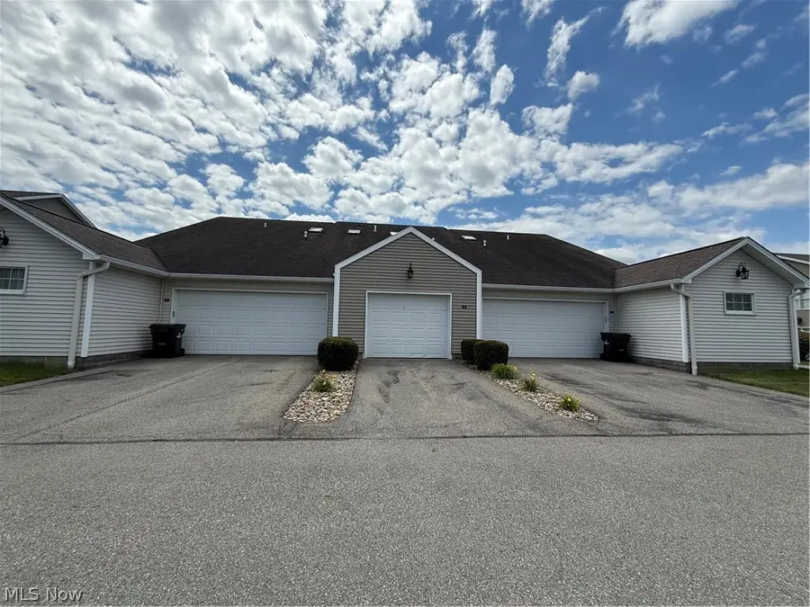 15 Town Square Boulevard, Columbiana, OH 44408 - #3