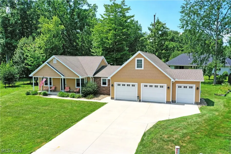 413 Maplewood Drive, Cortland, OH 44410 - #2