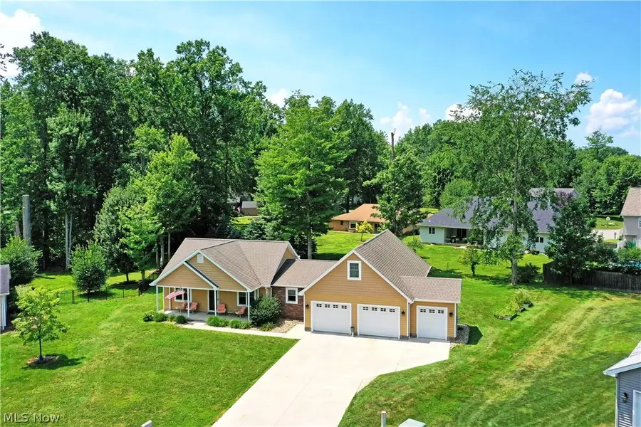 413 Maplewood Drive, Cortland, OH 44410 - #3