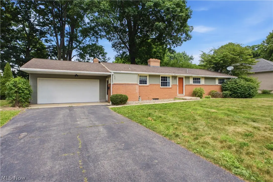 236 Manor Drive, Columbiana, OH 44408 - #1
