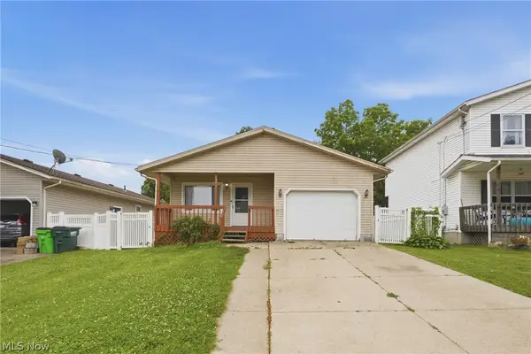 1094 Stratford Street, Barberton, OH 44203