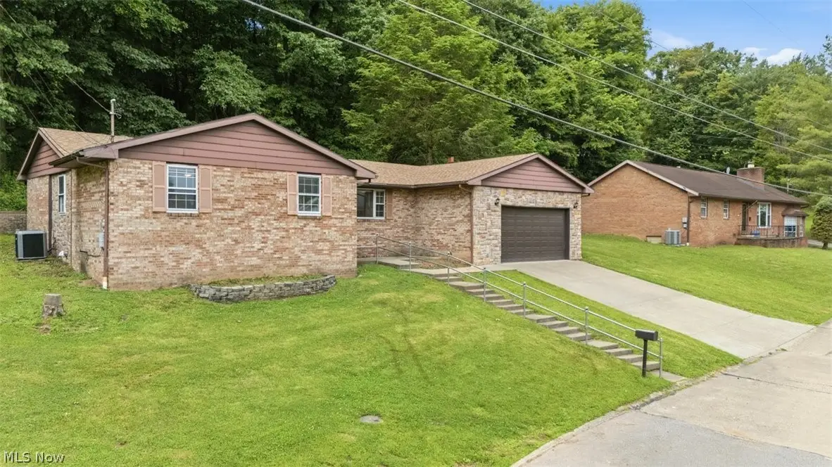 404 W Wildwood Drive, Parkersburg, WV 26101 - #1