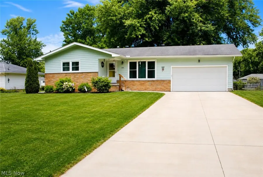 210 Oakdale Drive, South Amherst, OH 44001 - #2