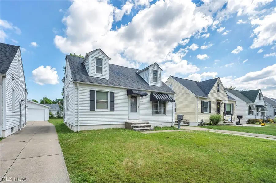 16013 Corkhill Road, Maple Heights, OH 44137 - #2