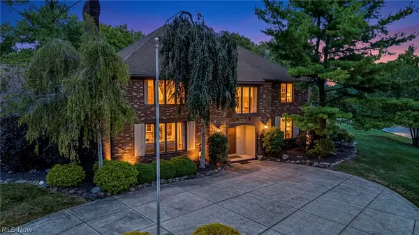 10 Woodburn Drive, Moreland Hills, OH 44022