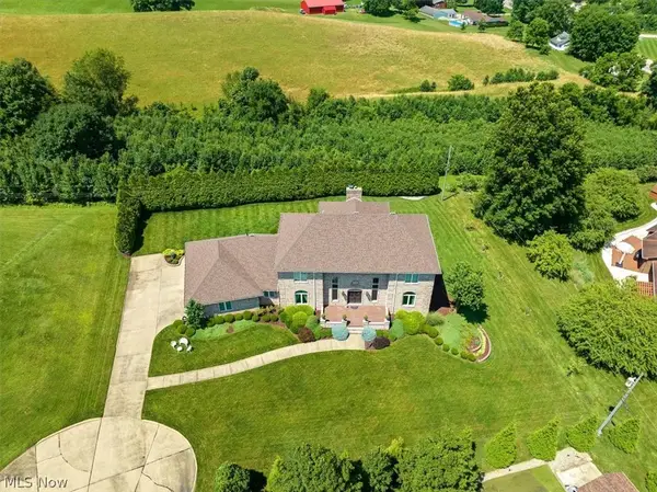 38 Silver Court, Vienna, WV 26105