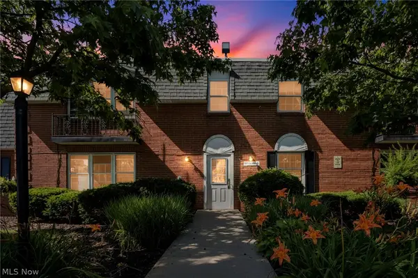 4779 Columbia Road #102, North Olmsted, OH 44070
