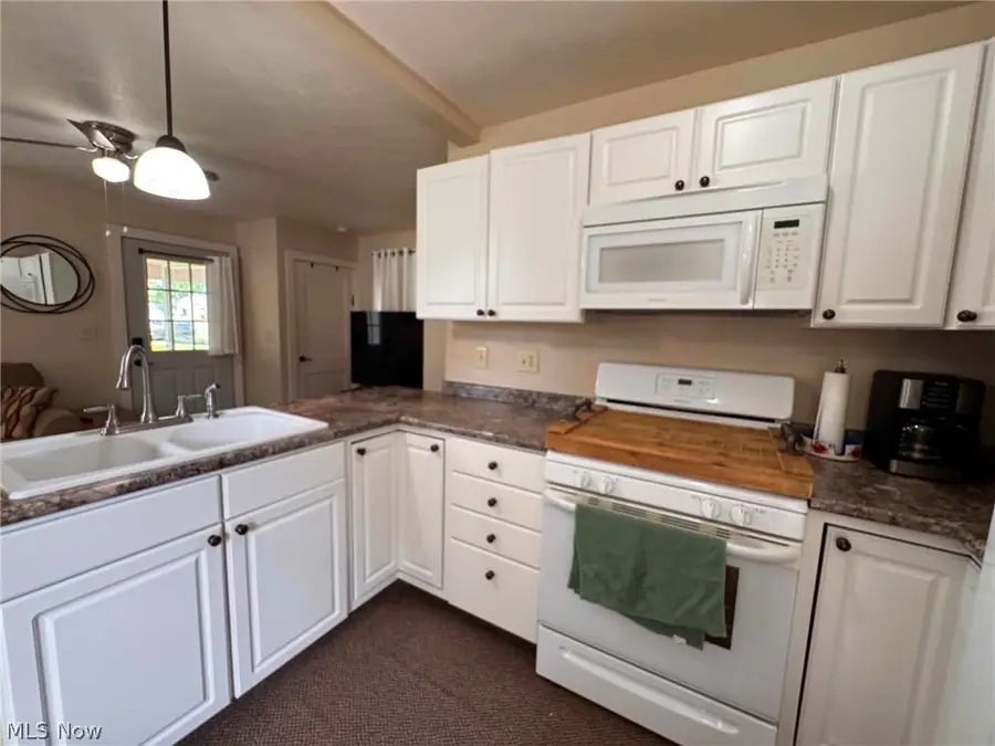 564 6th Nw Street, Carrollton, OH 44615 - #3