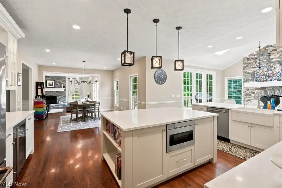8320 Woodberry Boulevard, Chagrin Falls, OH 44023 - #2