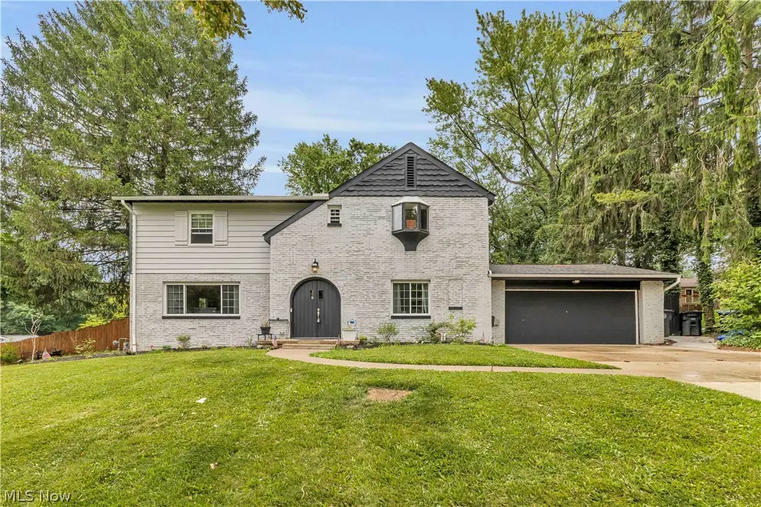 607 Castle Boulevard, Akron, OH 44313 - #1